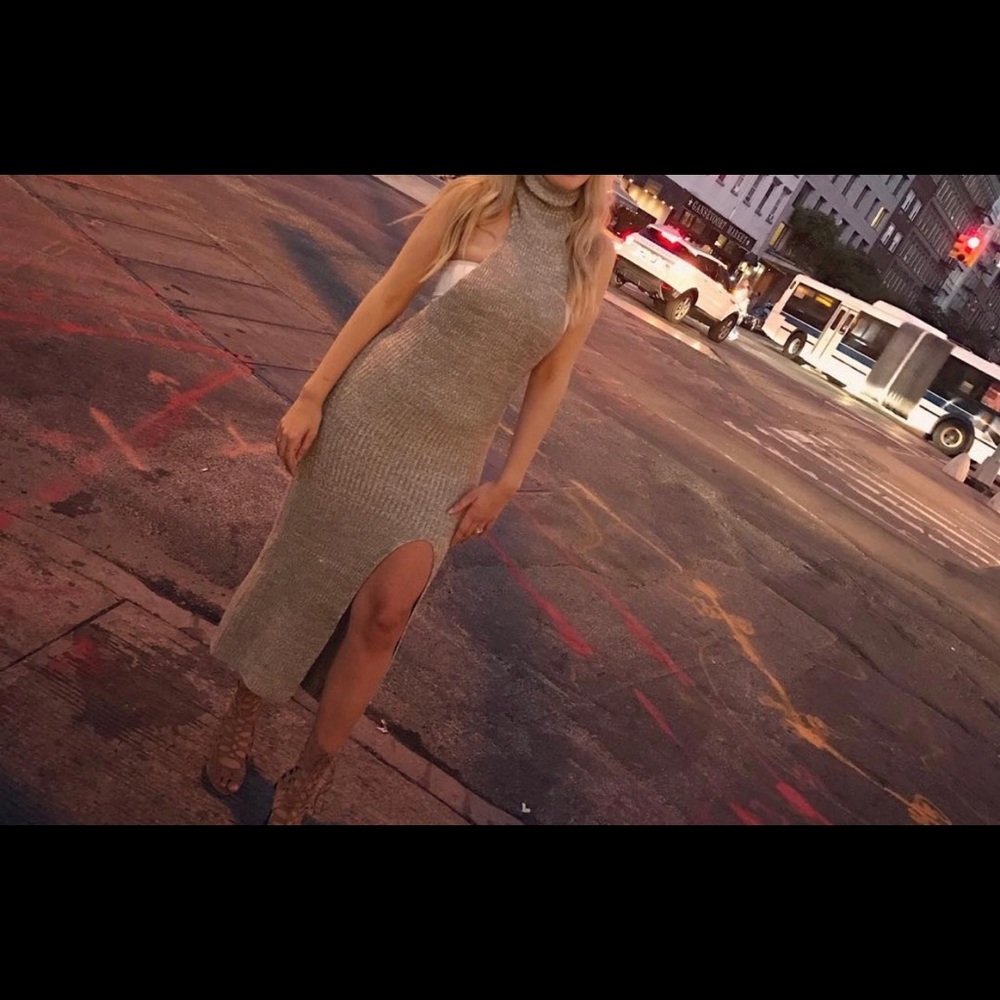 Dress - Picture 3 of 3